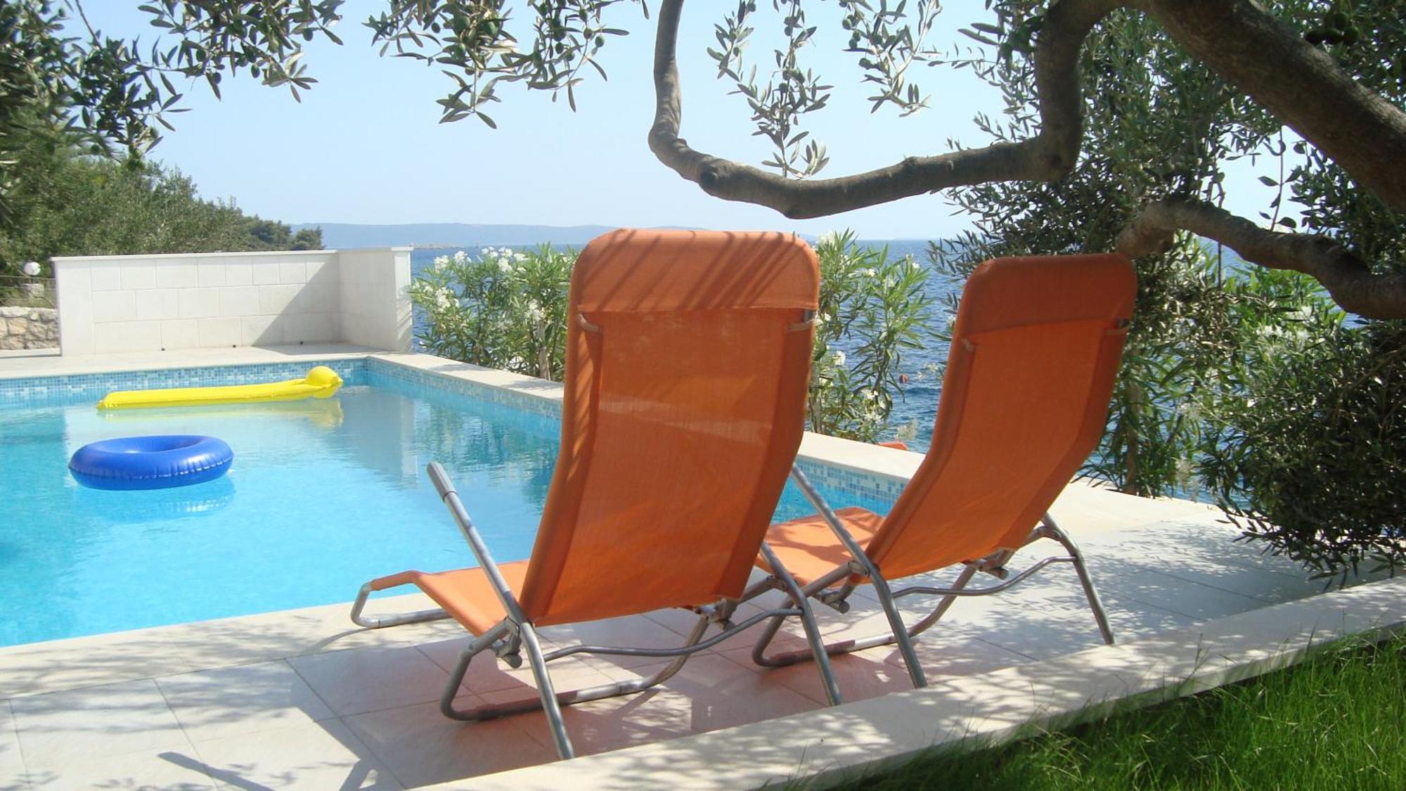 Apartments Niana With Heated Seawater Swimingpool Donji Okrug  Bagian luar foto