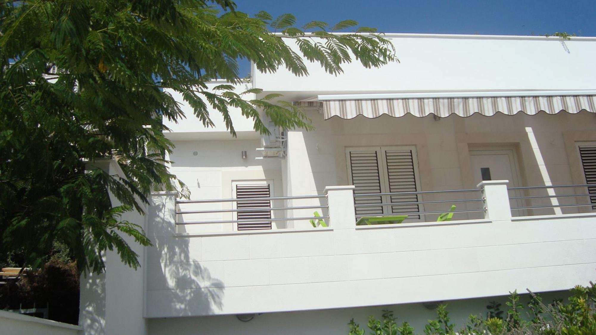 Apartments Niana With Heated Seawater Swimingpool Donji Okrug  Bagian luar foto