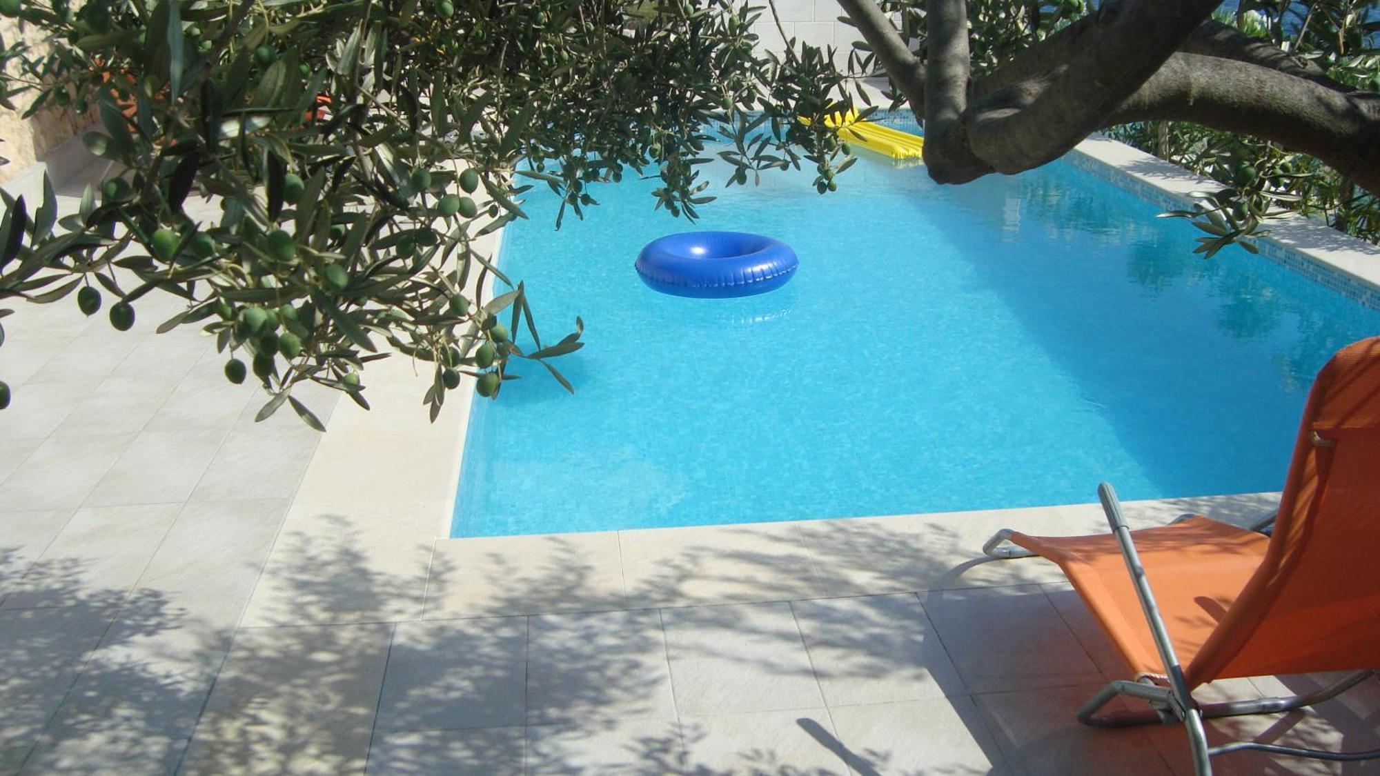 Apartments Niana With Heated Seawater Swimingpool Donji Okrug  Bagian luar foto