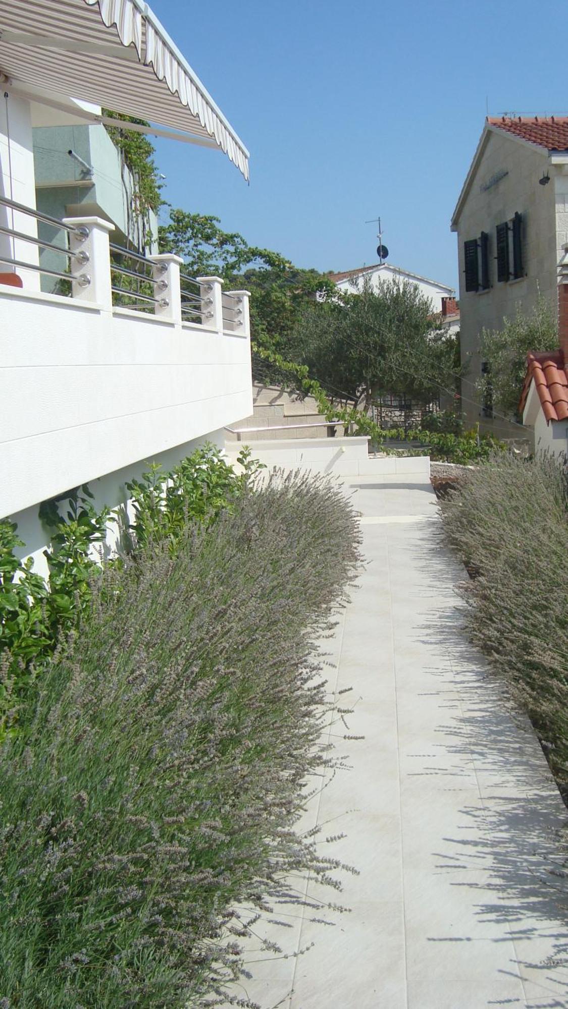 Apartments Niana With Heated Seawater Swimingpool Donji Okrug  Bagian luar foto