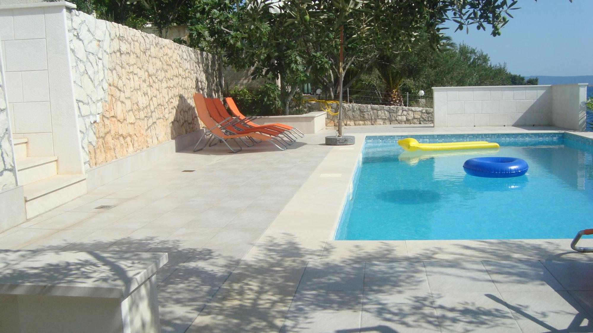 Apartments Niana With Heated Seawater Swimingpool Donji Okrug  Bagian luar foto